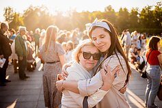 Sostinės Lukiškių aikštėje surengta pirma masinė žuvusių karių ir civilių pagerbimo ceremonija – Lydėtuvės Ukrainos herojams