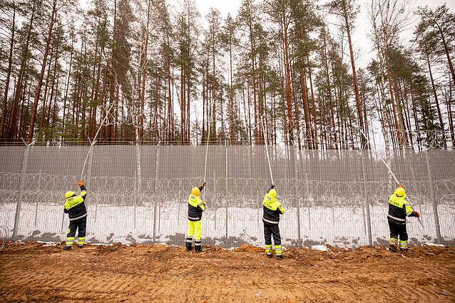 Užtvaro Baltarusijos pasienyje įrengimas – pagal planą