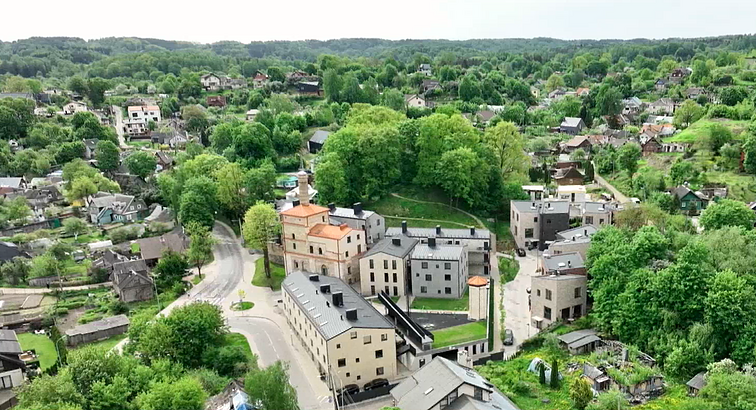 Medinė architektūra ir nuo kalvų atsveriančios panoramos: kviečiame į ekskursiją po Markučius