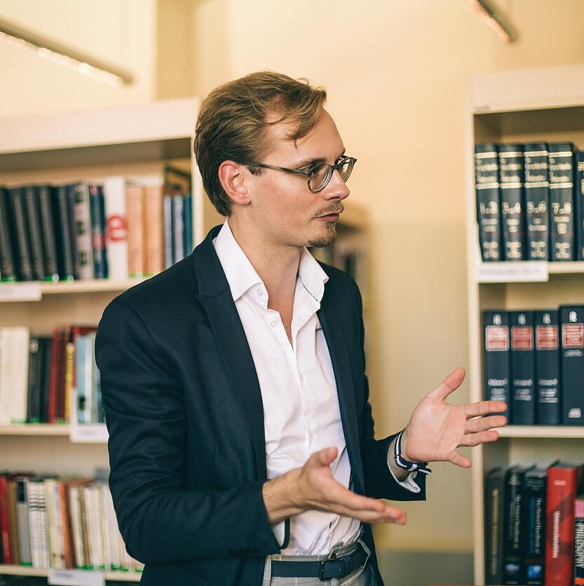 Homo cultus. Tarp praeities ir ateities. Nuosaikumo svarba etikoje ir politikoje – nuo Antikos iki šių dienų. Pokalbis su Viliumi Bartninku