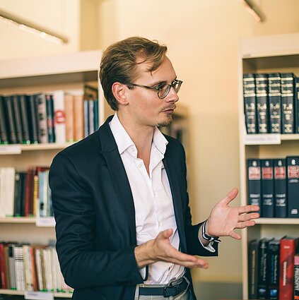 Homo cultus. Tarp praeities ir ateities. Nuosaikumo svarba etikoje ir politikoje – nuo Antikos iki šių dienų. Pokalbis su Viliumi Bartninku