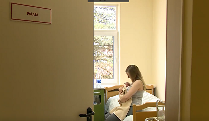 Jonavos savivaldybė gimdyvėms skiria 129 eurų išmoką: siekia išlaikyti veikiantį akušerijos skyrių