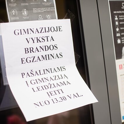 Lietuvos diena. Abiturientams prasidėjo brandos egzaminai