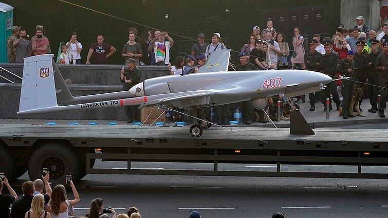 Žinios. Semeška apie „Bayraktar“: reikia nepamiršti, kad mes tiekiame ne humanitarinę pagalbą, o kovos ginklą