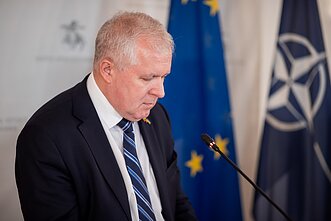Арвидас Анушаускас Арвидас Анушаускас
