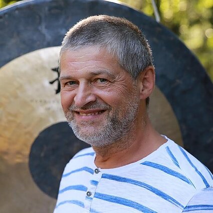 Kultūros savaitė. Sėskim ir pakalbėkim. Muzikantas Linas Švirinas