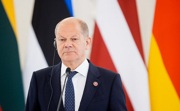 Scholzas: esame pasirengę stiprinti NATO karinį buvimą Lietuvoje iki brigados lygmens