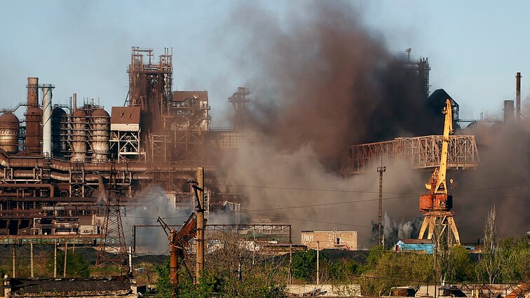 Žinios. Ukraina atgavo dalį Mariupolio gynėjų palaikų: artimiesiems bus perduoti po DNR tyrimų