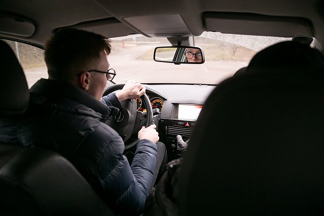 Saugaus vairavimo mokykla