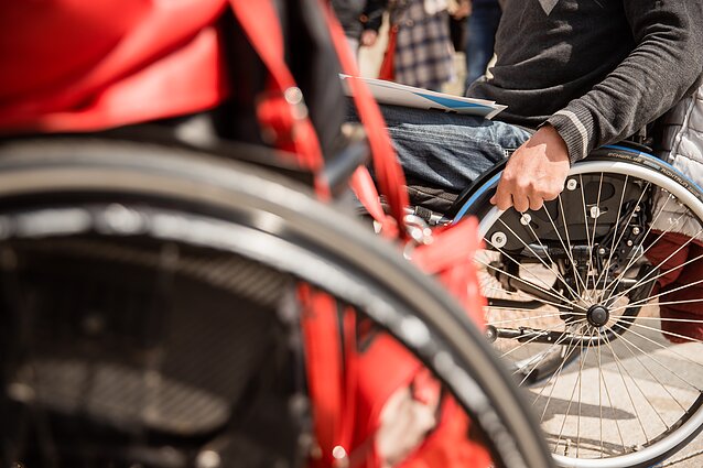 Viešojo transporto regionuose problema: jaučiamas autobusų trūkumas, galinčių vežti neįgaliuosius ir mamas su vaikais vežimėliuose