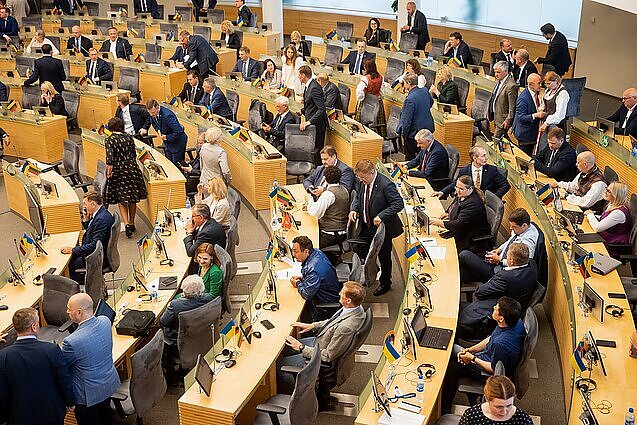 Seimo dialogo grupė – be dialogo: derėtis susirinkę parlamentarai išsiskirstė nieko nepešę