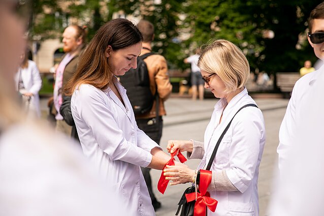 Medikų solidarumo akcija V. Kudirkos aikštėje