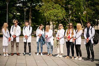 Medikų solidarumo akcija V. Kudirkos aikštėje
