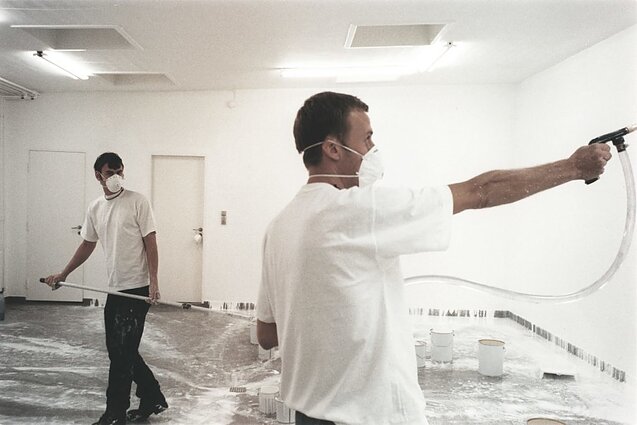 Performansas „12 Hours of White Paint/Powerless Structures“ Performansas „12 Hours of White Paint/Powerless Structures“