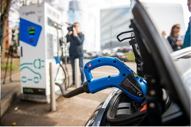 Susisiekimo ministerija iki 2026-ųjų ketina išdalyti 50 mln. eurų subsidijų elektromobiliams įsigyti