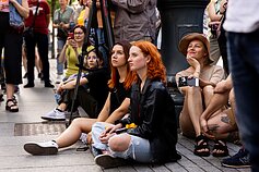 Elžbietos Latėnaitės inicijuotas performansas „ritUAlas“ prie Lietuvos nacionalinio dramos teatro Elžbietos Latėnaitės inicijuotas performansas „ritUAlas“ prie Lietuvos nacionalinio dramos teatro
