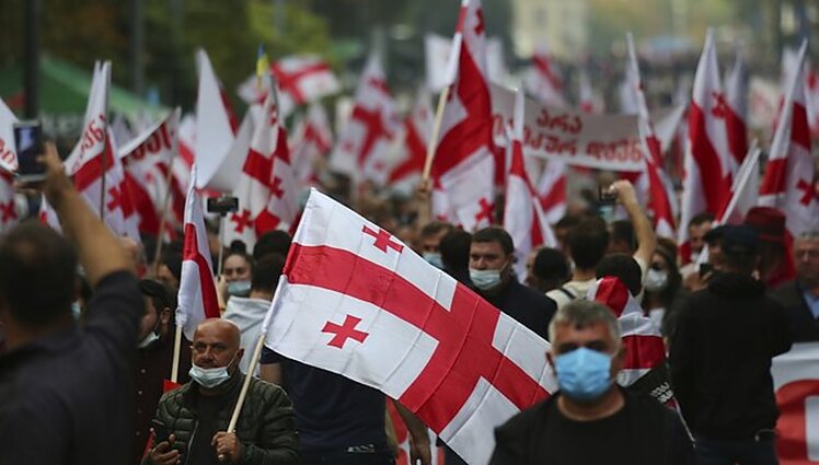 Sakartvele – masinė demonstracija už šalies narystę ES: siekia parodyti savo europietiškumą