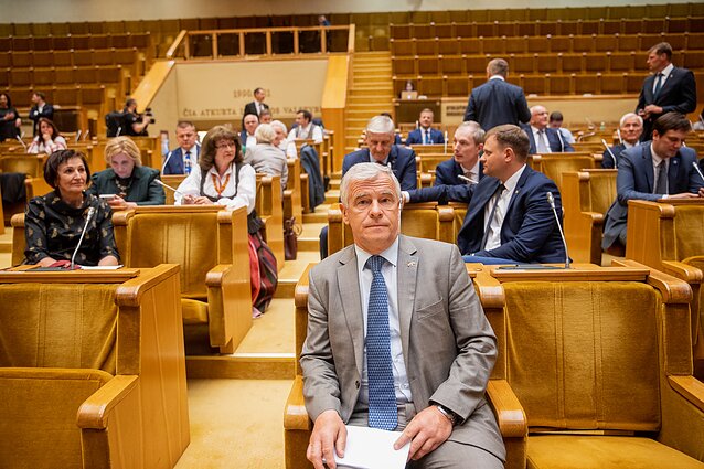 Pasibaigė Seimo pavasario sesija: neparlamentinė leksika ir dar mažiau parlamentinė elgsena