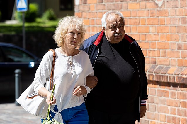 Atsisveikinimas su aktoriumi Regimantu Adomaičiu. Viola ir Adolfas Večerskiai
