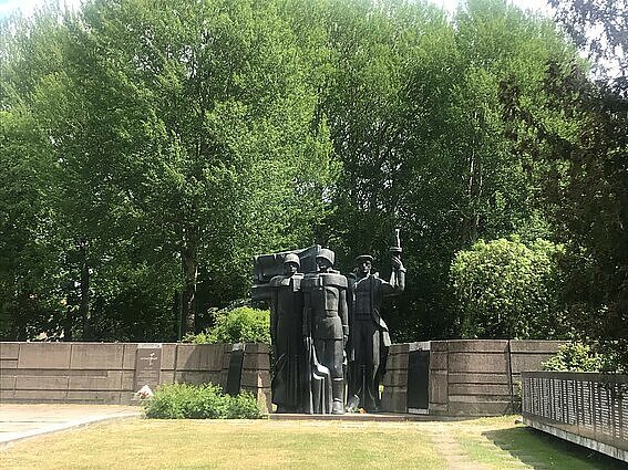 Galutinis sprendimas Klaipėdoje: sovietiniai simboliai nuo memorialo bus nuimti