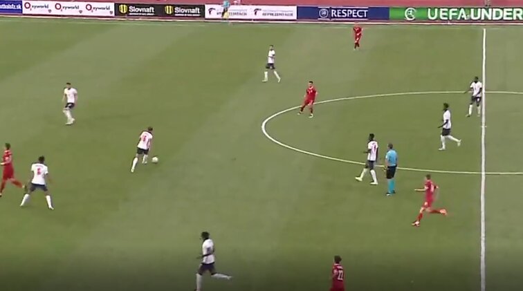 UEFA Europos vaikinų (iki 19 m.) futbolo čempionatas. B grupė. Anglija – Serbija