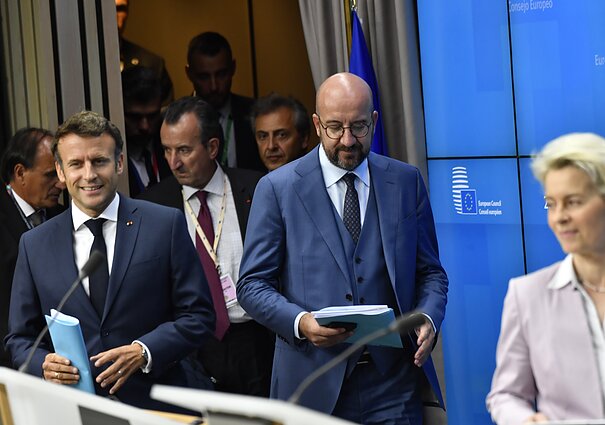 Emmanuelis Macronas, Charles`is Michelis, Ursula von der Leyen