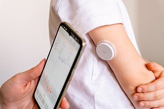 Nuolatinio gliukozės kiekio stebėjimo sistema
