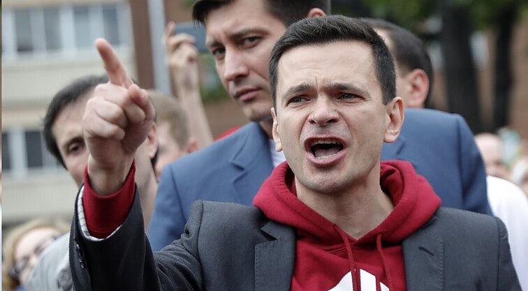 Žinios. Rusijoje nuteistas opozicijos veikėjas Jašinas: pareikšti kaltinimai nepaklusus policijos nurodymams
