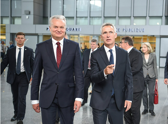 Laba diena, Lietuva. Prasideda NATO viršūnių susitikimas Madride: ko jame siekia Lietuva?