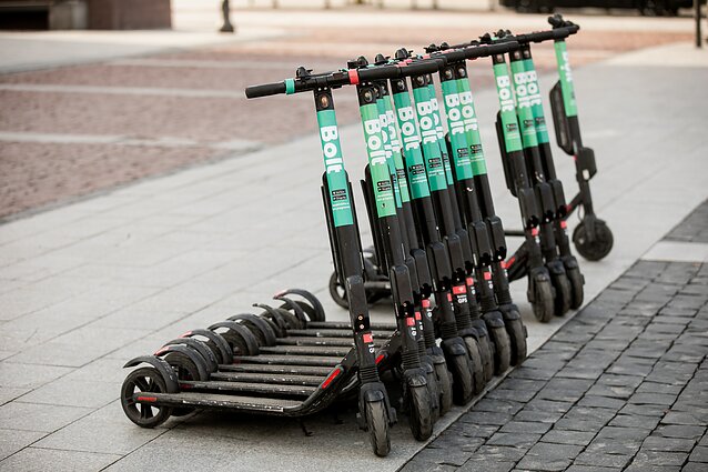 Vilniaus centre užsiliepsnojo elektrinis paspirtukas
