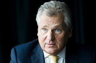 Dienos tema. Kwaśniewskis: Putino Rusija negali būti partnerė ir Vakarams reikia atsisakyti naivumo santykiuose su ja