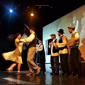 Alytaus miesto teatras bendradarbiauja su vieninteliu Europoje populiarinančiu jidiš kultūrą, Lietuvos žydų dainų ir šokių ansambliu ,,Fajerlech“