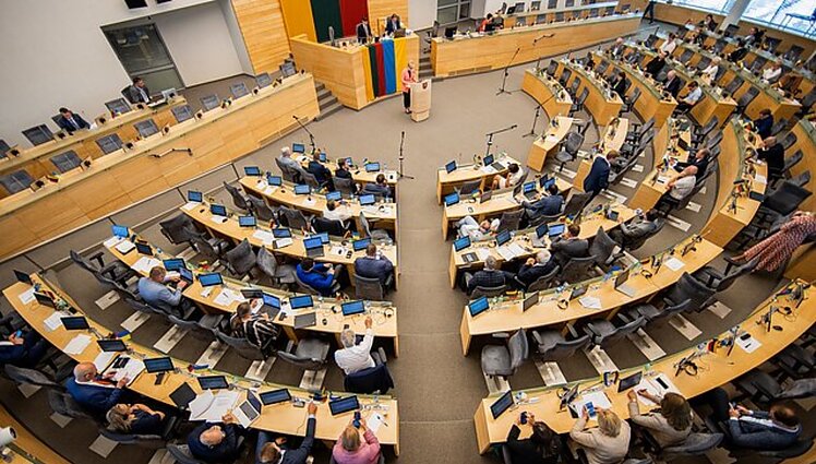 Mokslininkai ištyrė Seimo darbą šiandien ir 1995-aisiais: dabar vienas klausimas svarstomas trumpiau