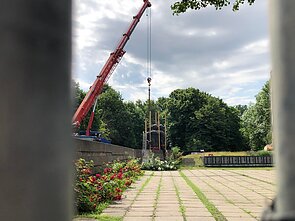 Klaipėdoje demontuojamas sovietinis memorialas Klaipėdoje demontuojamas sovietinis memorialas