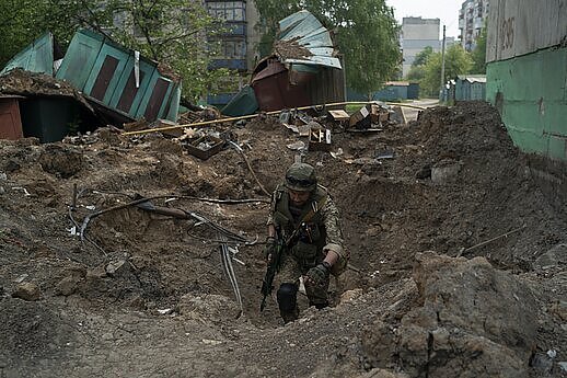 Žinios. Ukrainos kariai: Lysyčansko praradimas skausmingas, bet reikia laimėti karą, o ne mūšį