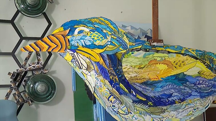 Meno instaliacija „Laisvės lakštingala“ Ukrainai remti – iš daugiau nei 400 vaikų piešinių