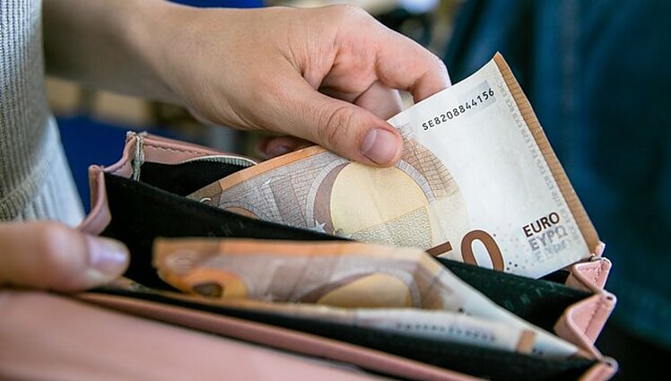 Ekonomistas apie infliacijos pasekmes: šiuo metu reikėtų gerai pasvarstyti prieš imant kreditą