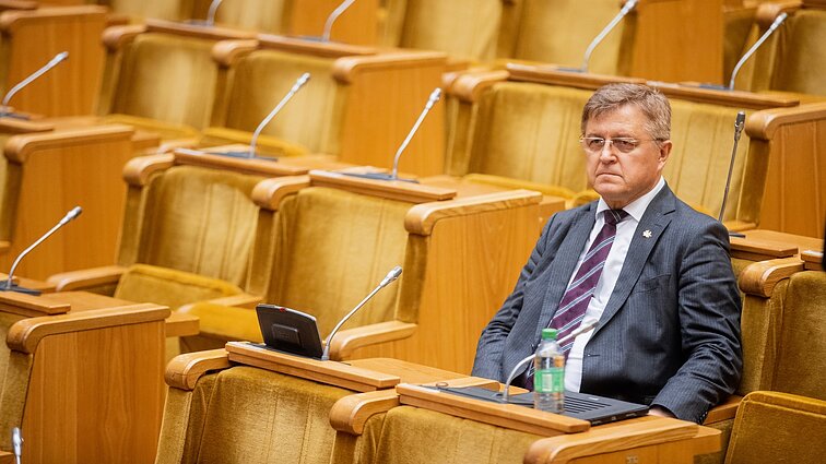 Seime – Valkiūno akibrokštas, svarstant Suomijos ir Švedijos narystę NATO: švedai yra tie, kurie garbina vikingus ir žmogžudžius