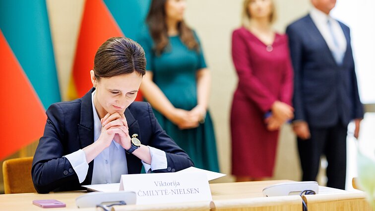 Partijos pasirašė susitarimą dėl gynybos, bet konservatoriai kelia dar kitą tikslą – įvesti visuotinę karo prievolę