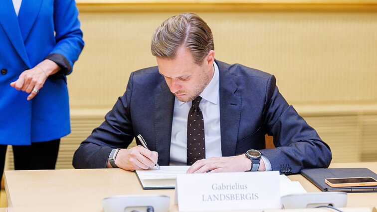Landsbergis dėl Kaliningrado tranzito: jei vadovaujamės teisės viršenybe, turime atsižvelgti, kai išaiškinimai yra pakeičiami