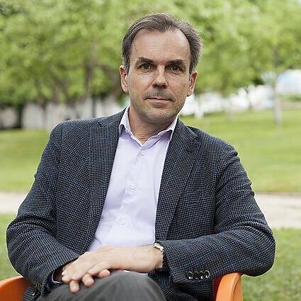 Ką man skaityti? Kodėl Rolandas Maskoliūnas pasitiki ne tik mokslu, bet ir moksline fantastika?