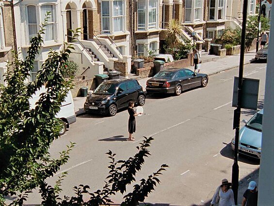 Labas rytas, Lietuva! Šeštadienis II d. Radvilų rūmų dailės muziejuje – ŠMC kuruojama Rosalindos Nashashibi paroda „Monograma“