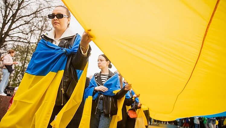 Žinios. Apklausos duomenimis, trys iš dešimties suaugusių Lietuvos gyventojų aukojo lėšas Ukrainai