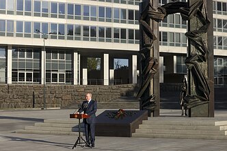 Vladimiras Putinas sako kalbą prie Rusijos užsienio žvalgybos agentūros (SVR) būstinės Maskvoje