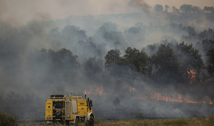 Pietų Europą kamuojantys karščiai keičia poilsiautojų įpročius: ekspertai pastebi – turizmo sektorius ir vėl kentės