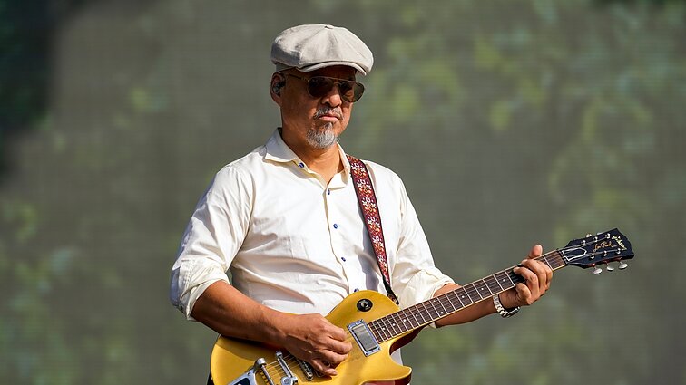 „Pixies“ įkūrėjas Santiago – apie grupės išsiskyrimą šlovės viršūnėje, žymiausią dainą ir įveiktas priklausomybes