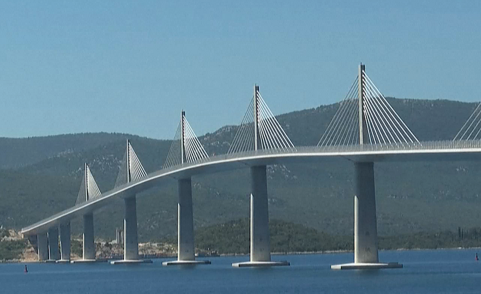 Žinios. Istorinė diena Kroatijoje – atidaromas tiltas, sujungsiantis pagrindinę šalies teritoriją su Dubrovniko eksklavu