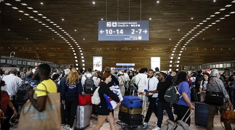 Ekspertas pataria ką daryti, kad neužstrigtumėte oro uoste dėl vykstančių streikų