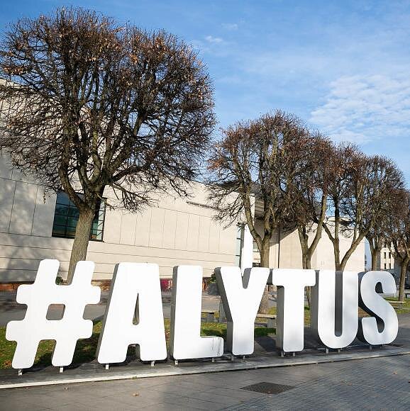 BNS  nuotr., Pakeliui su vasara. Ar žiba Alytus KEKS'o šešėlyje?