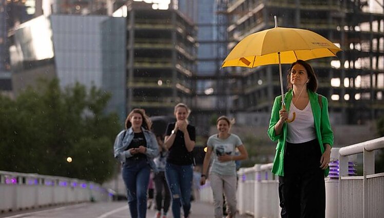 Išeinant iš namų pravers skėčiai: žadami lietūs, šilumos sulauksime vėliau